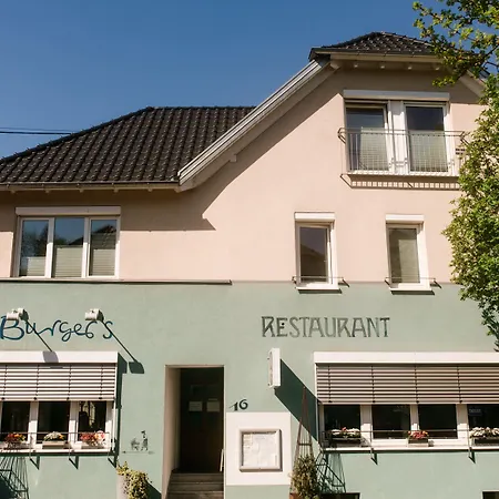 Отель Burgers 3*