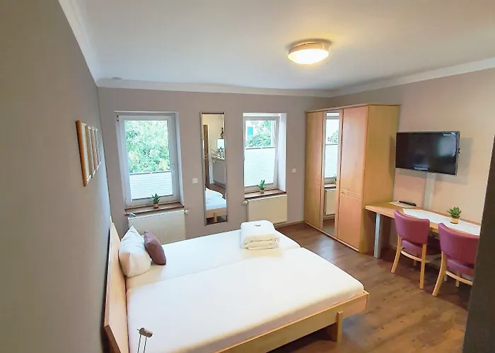 Отель Burgers 3*