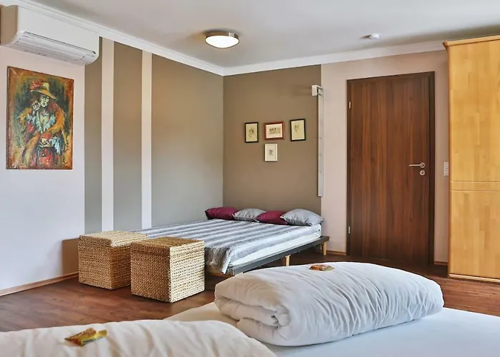 Отель Burgers 3*